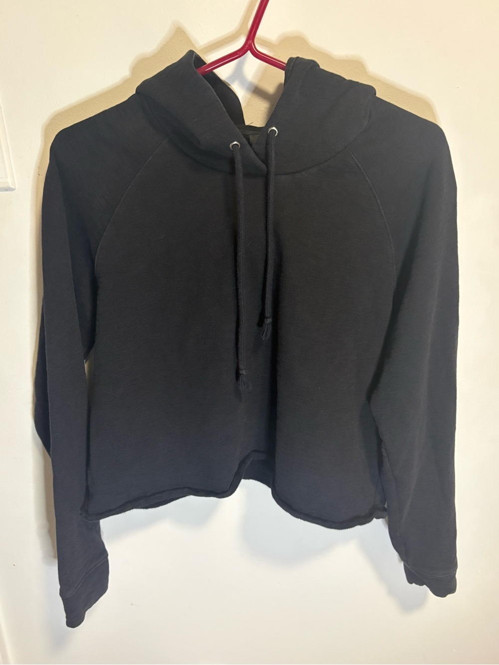 Wilfred Free women’s black cropped Hoodie 100% cotton